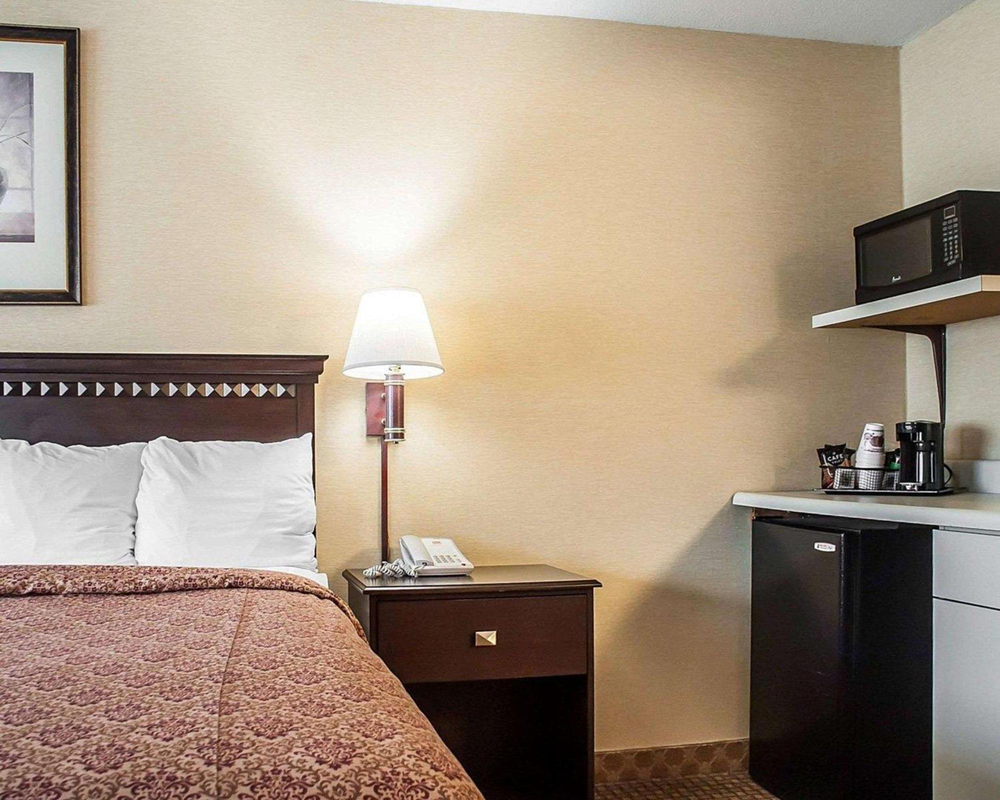 Econo Lodge Elmira-Corning Fisherville Dış mekan fotoğraf